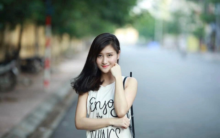 Bạn gái Huy Hùng nóng bỏng hơn nàng WAGs Malaysia Ảnh 2