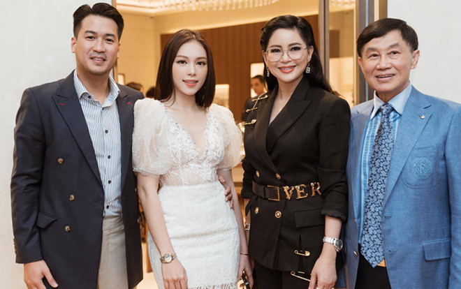 Được bạn trai Phillip Nguyễn dẫn ra mắt bố mẹ, Linh Rin sắp 'nối gót' Hà Tăng trở thành nàng dâu gia đình hào môn? Ảnh 2