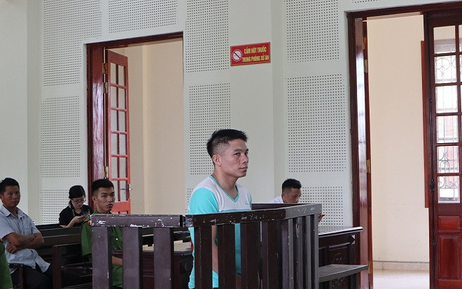 Nghe chồng bị tuyên án tử hình, vợ ngã quỵ trước sân khi chạy theo xe đưa chồng về trại giam Ảnh 2