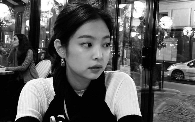 Jennie lại bị chỉ trích đăng ảnh lên Instagram giữa tâm bão scandal đi trễ của BlackPink Ảnh 2