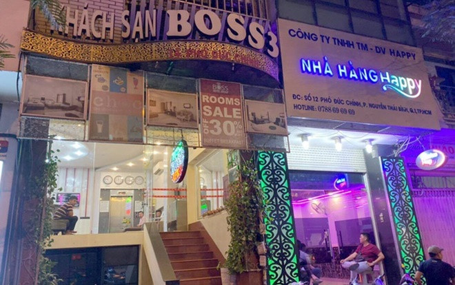 Bắt quả tang nhân viên nhà hàng bám dâm trong khách sạn ở Sài Gòn Ảnh 2