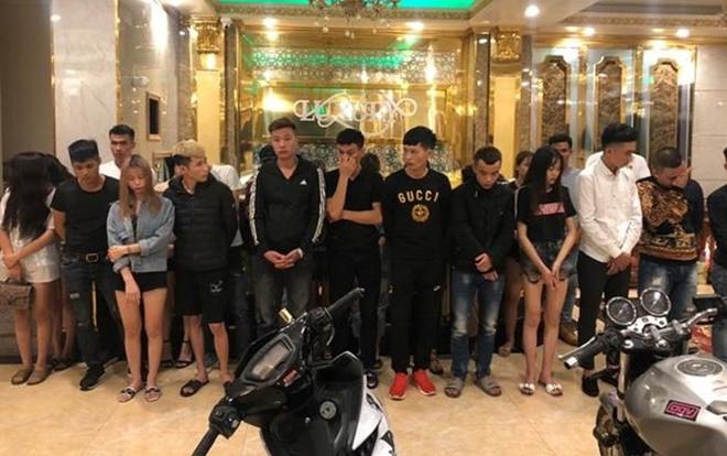 Bắt quả tang 34 thanh niên tổ chức tiệc sinh nhật bằng ma túy tại quán karaoke ở Lai Châu Ảnh 2