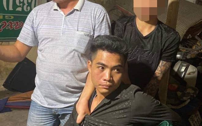 Nam tài xế taxi nhanh trí giả vờ gây tai nạn, chạy thoát khỏi đối tượng cầm dao khống chế cướp tài sản Ảnh 2