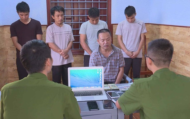 Triệt phá đường dây cá độ bóng đá với số tiền giao dịch hơn 2 tỷ đồng mỗi tuần ở Đắk Lắk Ảnh 2