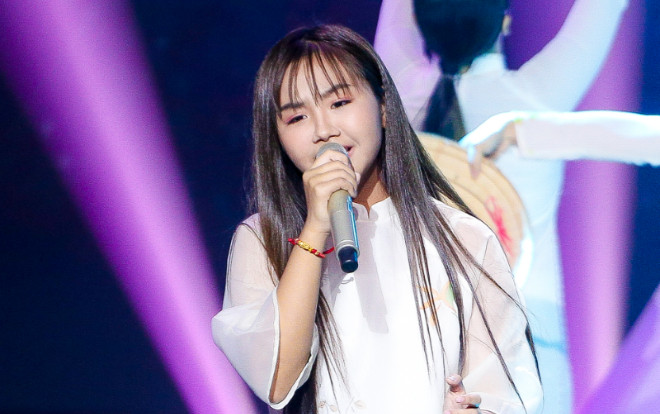 Khánh An tiếp tục làm 'xiêu lòng' các huấn luyện viên và khán giả khi hát 'Mừng tuổi Mẹ' Ảnh 2