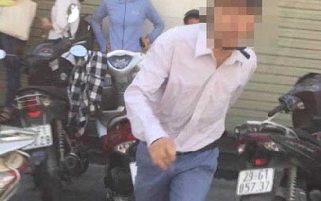 Người đàn ông thừa nhận và xin lỗi vì đánh phụ nữ khi được nhắc xếp hàng ở cây ATM rồi hỏi 'Mày biết tao là ai không?' Ảnh 2