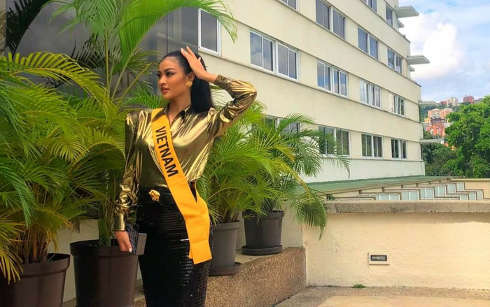 Lên núi mà diện váy bó sát, áo độn vai, Kiều Loan quyết tâm chiếm spotlight tại Miss Grand 2019 Ảnh 2