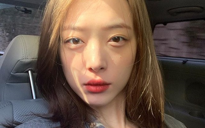 Lặng người với hình ảnh cuối cùng trên mạng xã hội của Sulli: Không hề có dấu hiệu tiêu cực muốn tự tử! Ảnh 2