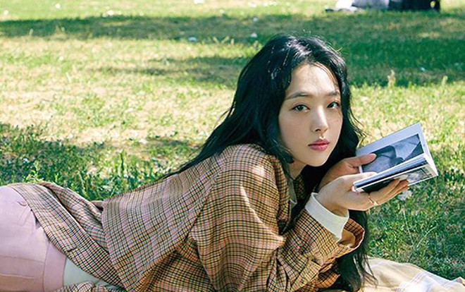 Điểm lại những kiểu tóc độc lạ từng được Sulli tạo trend trước khi qua đời Ảnh 2