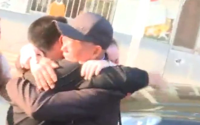 Con trai mất tích suốt 42 năm, ông cụ vẫn để riêng bát đũa mỗi bữa cơm chờ con về Ảnh 2