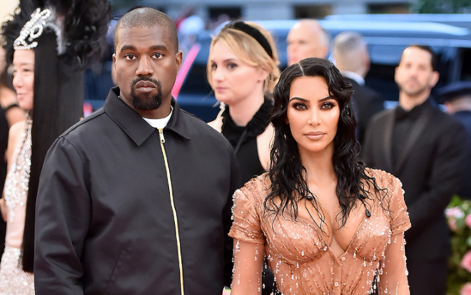 Kim Kardashian cãi nhau với chồng vì bộ trang phục bó sát 'ướt sũng' cô mặc tại Met Gala Ảnh 2