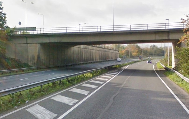 Rơi từ cầu xuống đường đông đúc, thiếu nữ chết thảm Ảnh 2