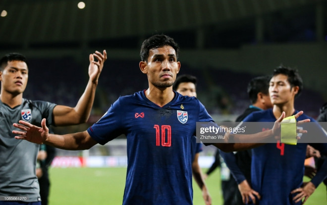 'Hung thần' của ĐT Việt Nam phá lưới UAE, Thái Lan lên ngôi đầu bảng Ảnh 2