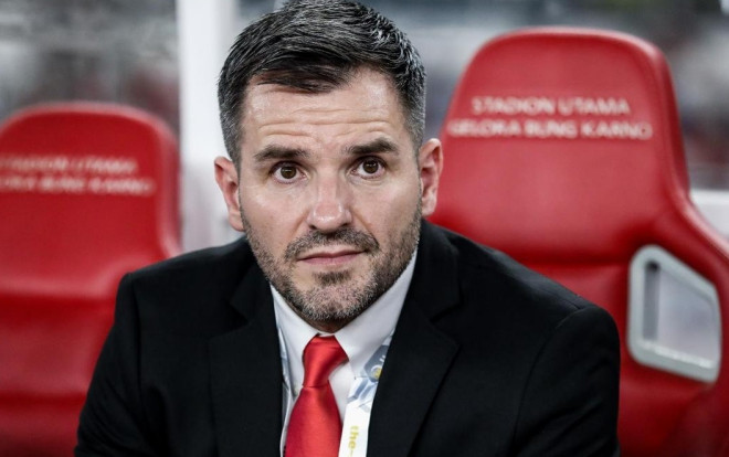 CĐV Indonesia đòi 'tống cổ' HLV Simon Mcmenemy sau trận thua 'nhục' Việt Nam Ảnh 2