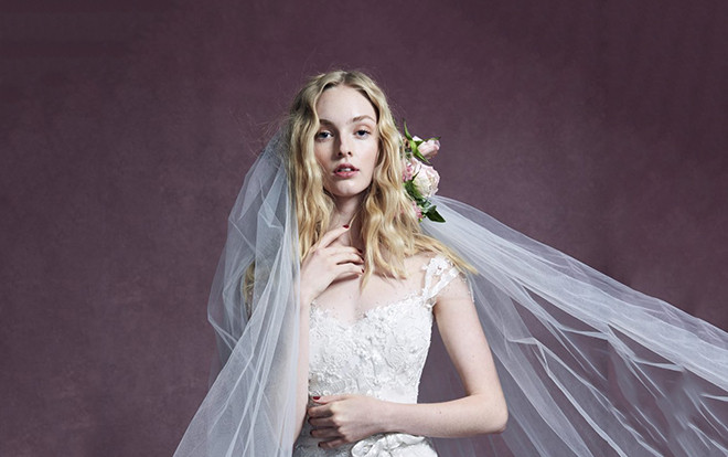 những mẫu váy cưới đẹp nhất trên sàn catwalk thu đông 2019, ai ngắm cũng mơ làm cô dâu Ảnh 2