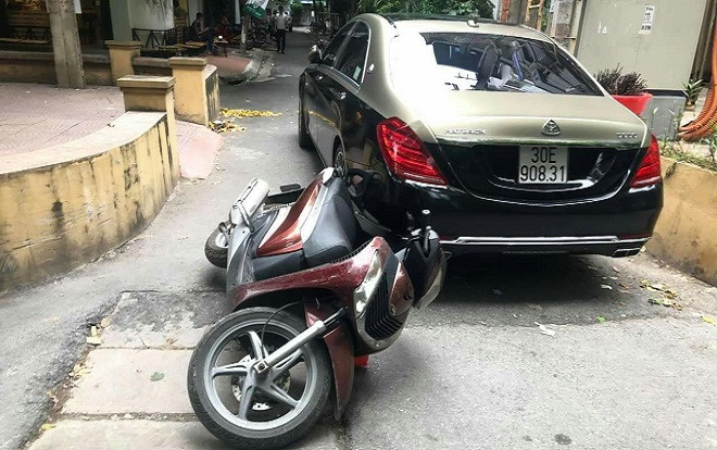 Điều tra làm rõ vụ người đàn ông lái xe Maybach đánh người, tự xưng là tài xế của Bộ trưởng Công an Ảnh 2