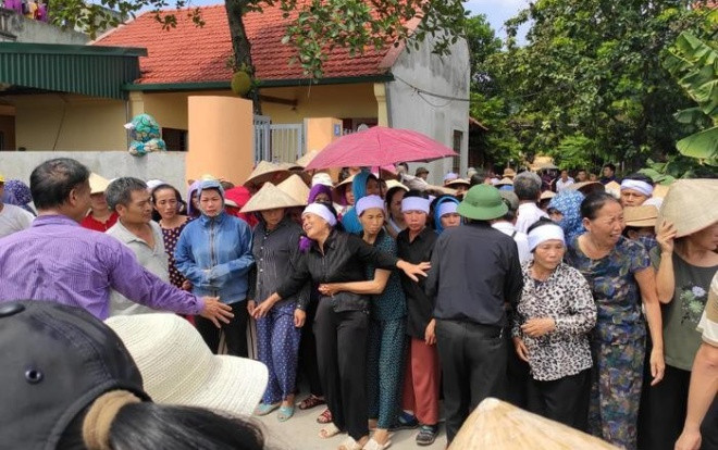 Đã có kết luận điều tra vụ anh trai truy sát cả nhà em ruột ở Đan Phượng: Nghi phạm hai lần cầm kéo chọc vào ổ điện tự tử nhưng không chết Ảnh 2