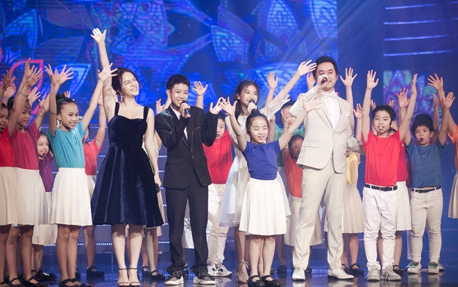 HLV Dương Khắc Linh - Phạm Quỳnh Anh - Dương Cầm cùng dàn thí sinh 'The Voice Kids 2019' hội ngộ trên sân khấu đêm nhạc ý nghĩa tại Hà Thành Ảnh 2