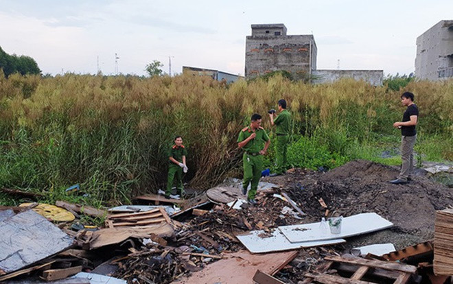 Bộ Công an bắt quả tang công ty giặt công nghiệp ở Sài Gòn xả thải trực tiếp ra sông Ảnh 2