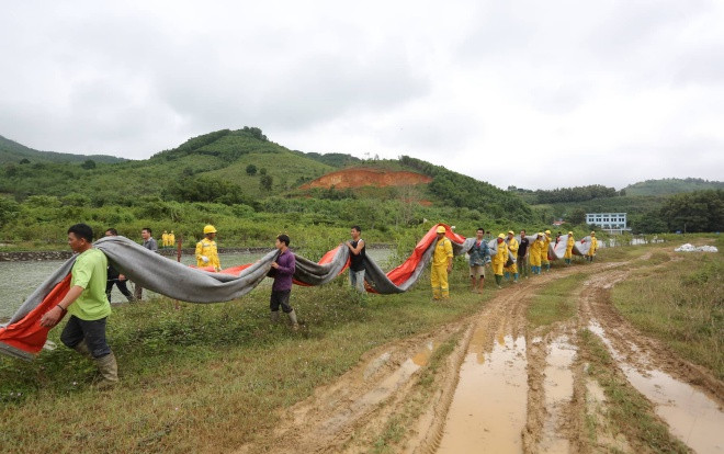 Đường đi kì lạ của 10m3 dầu thải: Chở từ Phú Thọ về Hưng Yên nhưng lại đưa về gần nhà máy nước sạch sông Đà để xả Ảnh 2