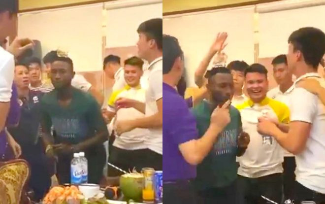 Clip Hoàng Vũ Samson nhảy cực chất cùng Quang Hải trước sự hò reo của cầu thủ Hà Nội Ảnh 2