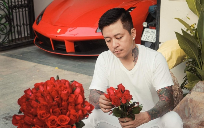 Tự đi mua và gói hoa từ 4h30 sáng nhân 20/10, Tuấn Hưng chia sẻ: 'Quan trọng là cái tâm' Ảnh 2