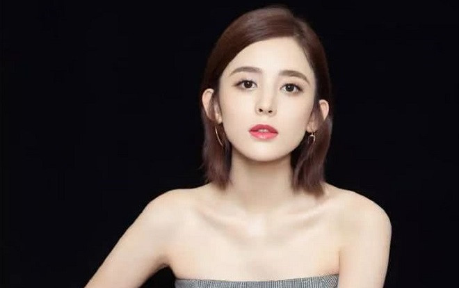 Các tiểu hoa khi để tóc ngắn: Dương Mịch, Lưu Thi Thi được khen, Ngô Cẩn Ngôn và Lưu Diệc Phi bị chê không thương tiếc Ảnh 2