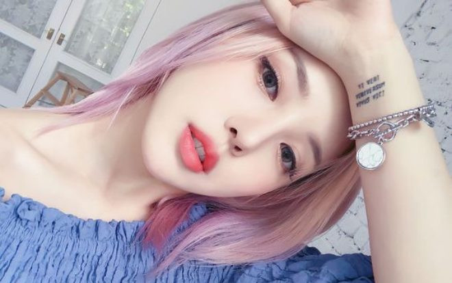 Nhờ ‘công thần’ Rihanna, son bóng đã có cơ hội trở lại làng make up 2019 Ảnh 2