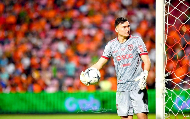 Mắc sai lầm tai hại, CĐV Thái Lan 'đòi đuổi' Đặng Văn Lâm Ảnh 2