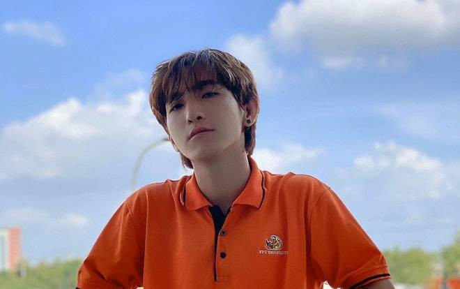 'Cover' ngẫu hứng ca khúc 'Cưới nhau đi', nam sinh ĐH FPT Cần Thơ ngay lập tức được hội chị em truy tìm 'info' Ảnh 2