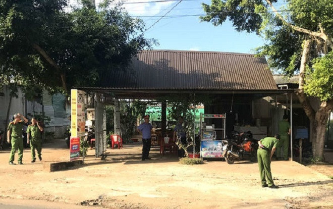 Truy tìm người đi ô tô nổ súng bắn nam thanh niên tại quán cà phê Ảnh 2