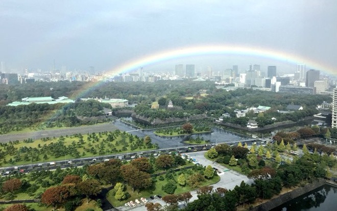 Xôn xao cầu vồng xuất hiện khi Nhật hoàng Naruhito đăng quang Ảnh 2