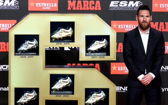 Chân sút vĩ đại của M.U đánh giá Messi hơn hẳn Ronaldo một bậc Ảnh 2