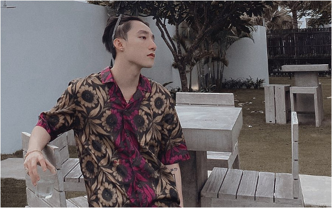 Chỉ mặc áo hoa lá cành thôi mà Sơn Tùng tỏa ra sức hút khó cưỡng, fans ráo riết kiếm 'thông tin' set đồ Ảnh 2