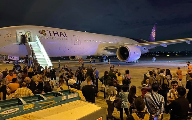 Hành khách 'sợ hết hồn' khi nghe tiếng nổ động cơ lúc máy bay sắp cất cánh Ảnh 2