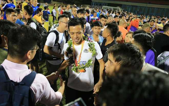 'Văn Quyết chưa có hành vi phi đạo đức, đề cử QBV 2019 là hợp lý' Ảnh 2