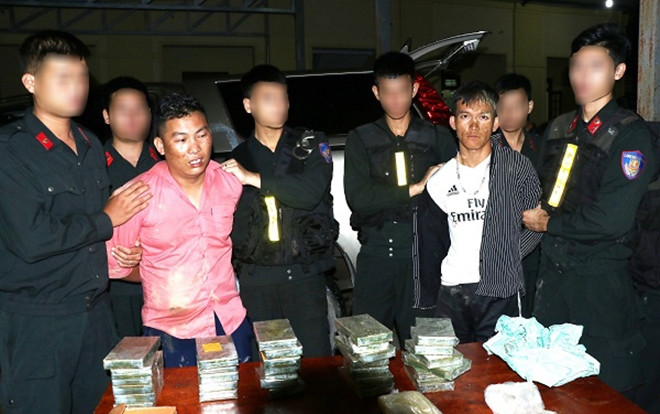 Bắt 2 đối tượng vận chuyển 30 bánh heroin, 6.000 viên ma túy tổng hợp Ảnh 2