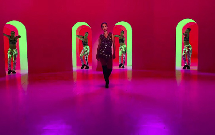 'Lose You To Love Me' còn chưa hết hot, Selena Gomez tiếp tục tung MV 'Look at Her Now' quay bằng iPhone 11 Pro Ảnh 2