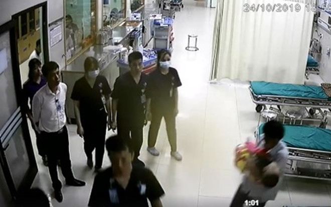 Ngã xuống bể phốt đang xây dở, bé trai 4 tuổi tử vong thương tâm Ảnh 2