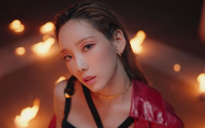 Fan 'té ngửa' trước cách ăn mừng real-time all kill 'cực mặn' của Taeyeon Ảnh 2