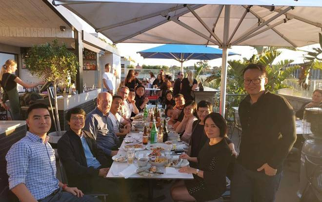 Cuộc hội ngộ giữa các quán quân Olympia qua nhiều thế hệ gây sốt cộng đồng mạng Ảnh 2