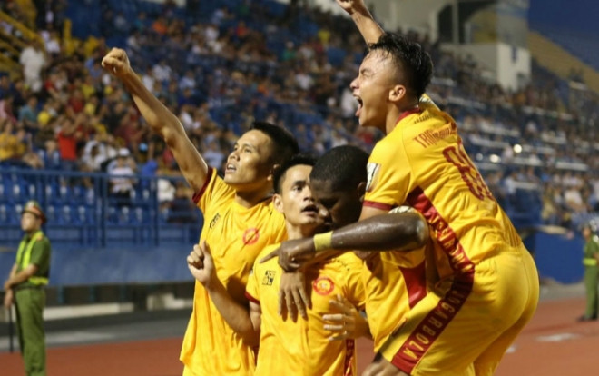 Trọng tài ngoại gây tranh cãi trong ngày Thanh Hóa hạ Phố Hiến để trụ lại V.League Ảnh 2