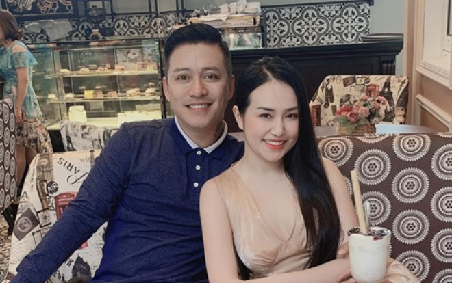 Vợ chồng Tuấn Hưng liên tiếp 'nịnh nhau' cực kỳ ngọt ngào Ảnh 2