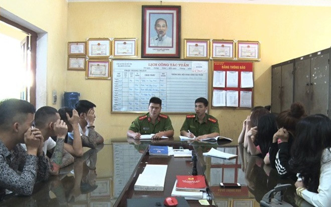 Đột kích quán karaoke Oscar phát hiện nhiều người đang sử dụng ma tuý và bóng cười Ảnh 2