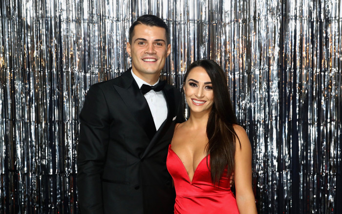 Nhan sắc tuyệt trần của vợ đội trưởng CLB Arsenal vừa bị fan 'doạ giết' Ảnh 2