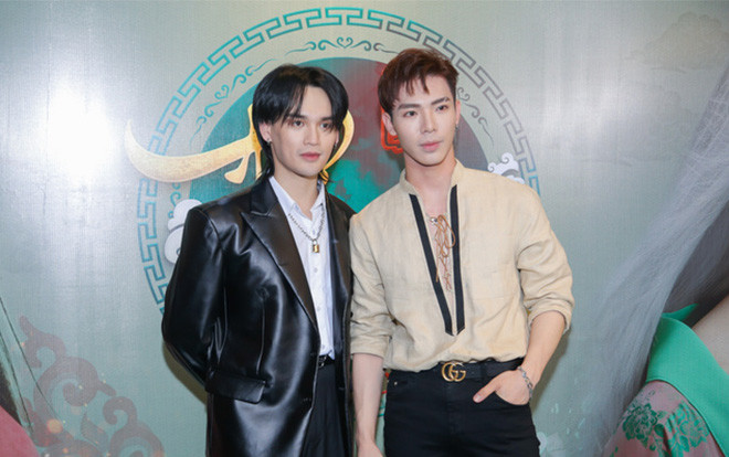 Clip: Cover Tự tâm (Nguyễn Trần Trung Quân) hay muốn 'xỉu' nhưng Erik vẫn bị fan 'bóc phốt'… chưa thuộc lời Ảnh 2