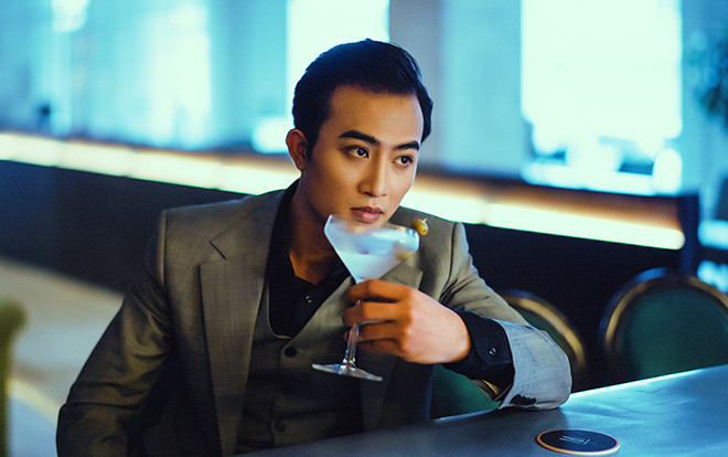 Khó lòng cưỡng lại sự quyến rũ của Doãn Quốc Đam khi mặc vest Ảnh 2