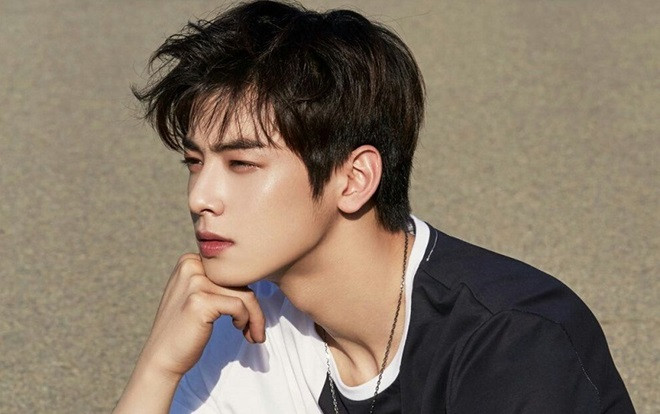 Eunwoo (ASTRO) lại chứng minh vẻ đẹp của mình kể cả khi đang ăn Ảnh 2