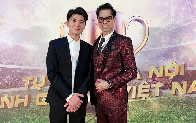 'Đại thiếu gia' nhà bầu Hiển nhận danh ca Ngọc Sơn làm thầy Ảnh 2