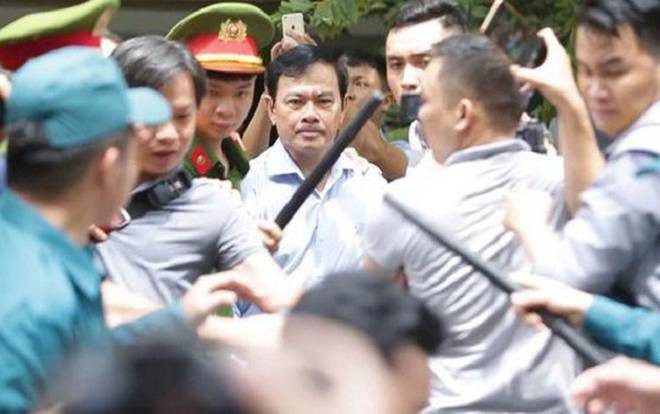 Ngày mai, bị cáo Nguyễn Hữu Linh tiếp tục hầu tòa Ảnh 2